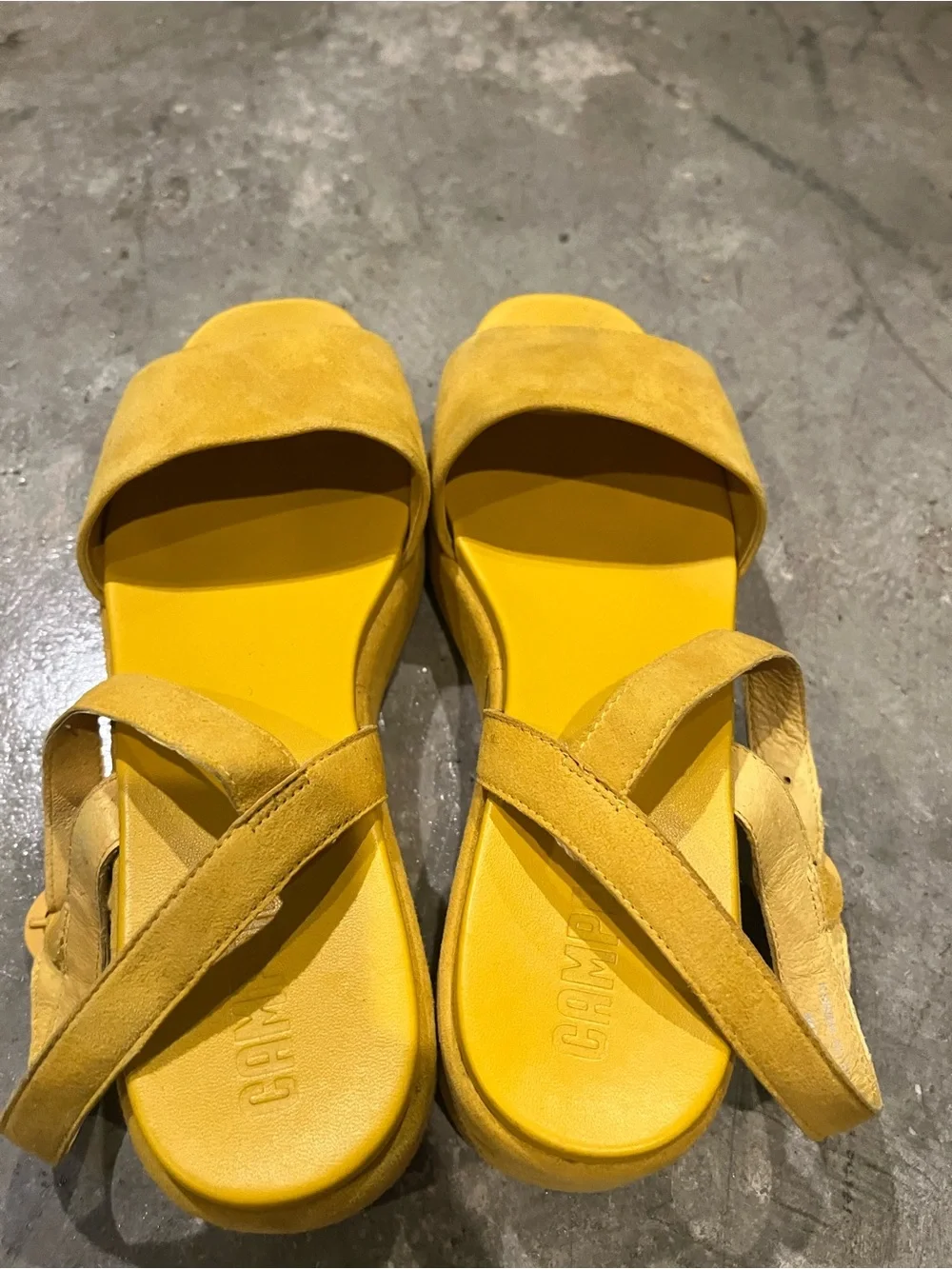 Camper stylish yellow